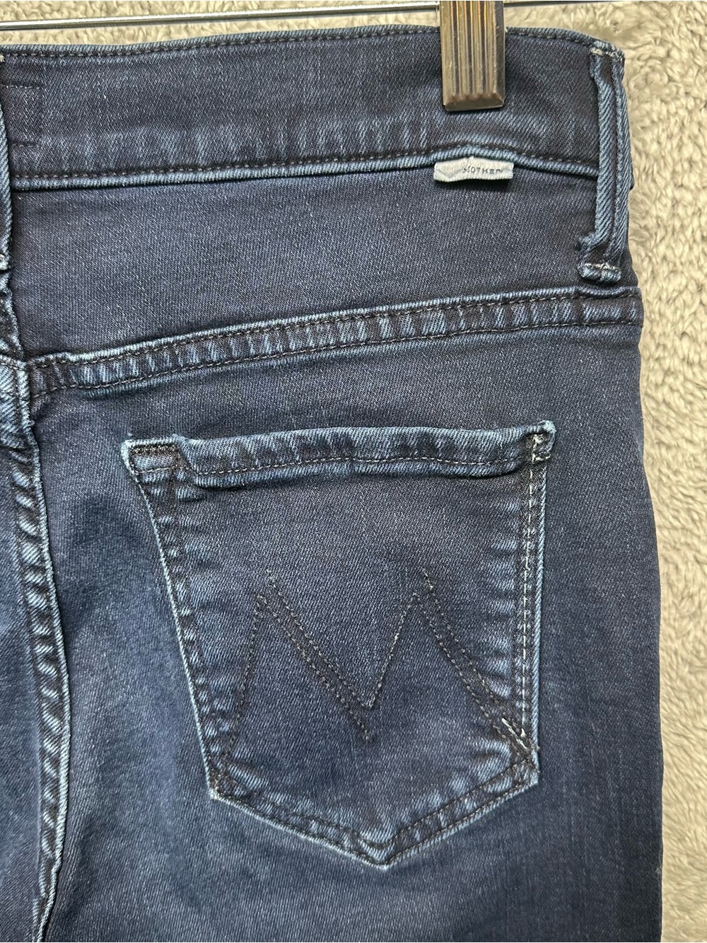 Mother The Hustler Roller Fray Flare Jeans Women’s Size 28 Dark Wash - Picture 4 of 11